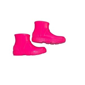 UGG Kids' Drizlita Rain Boot. Pink. (2)